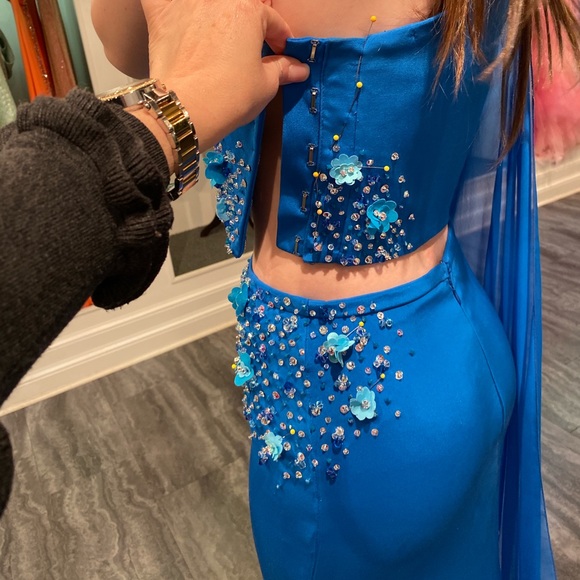 Custom Gregory Ellenburg Dress - Picture 4 of 8